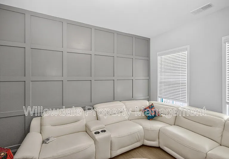 111 N Parkside Dr — Photo 22