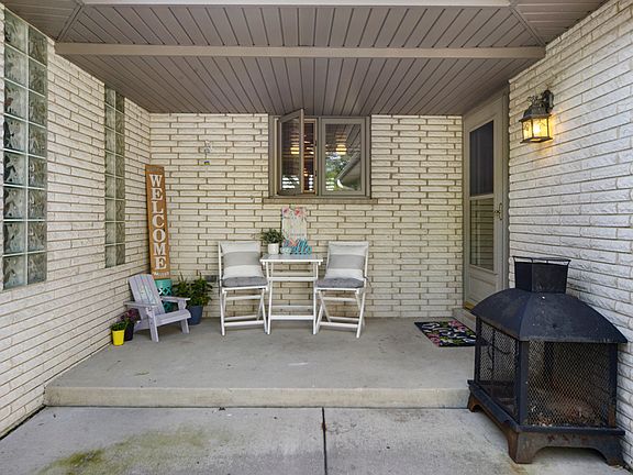 3rd image of 8533 W 145th Pl