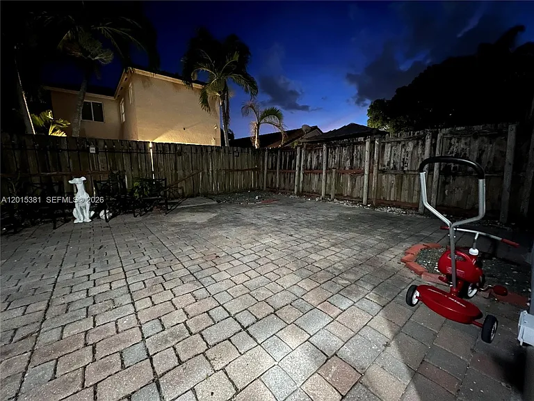 1916 SE 14th Ct — Photo 24