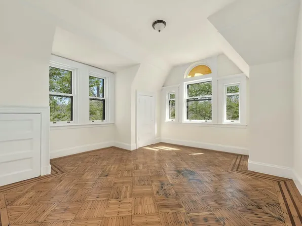 28 Prospect Park West image 1 of 13