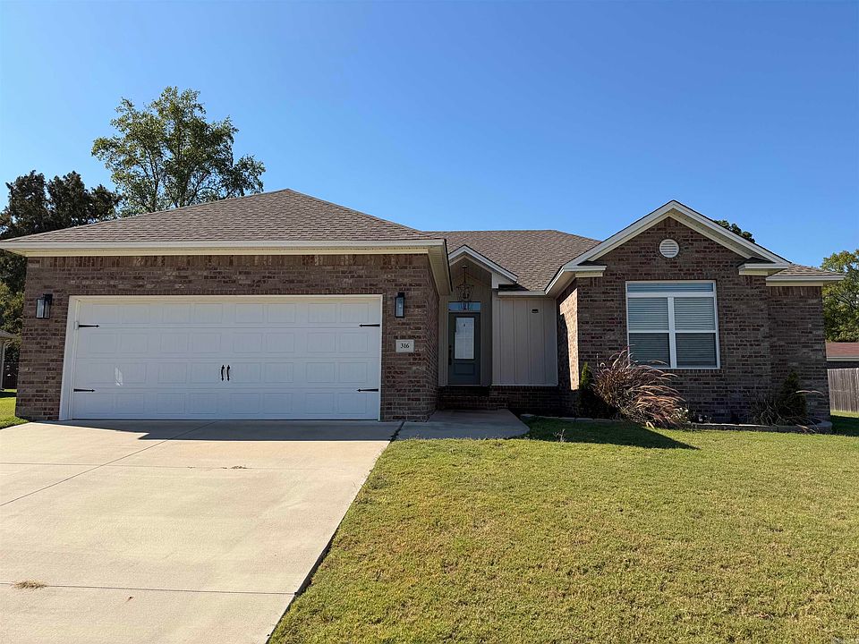 1st image of 316 Promenade Cir