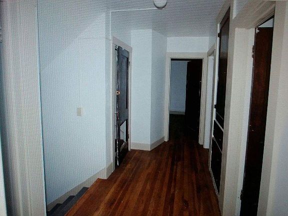 3rd image of 120 Illinois Ave