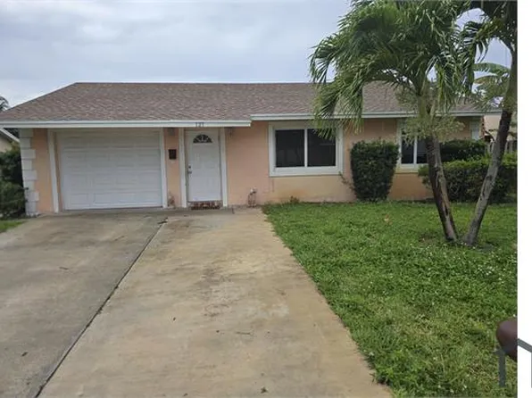 127 SW 11th Ave, Boynton Beach, FL 33435