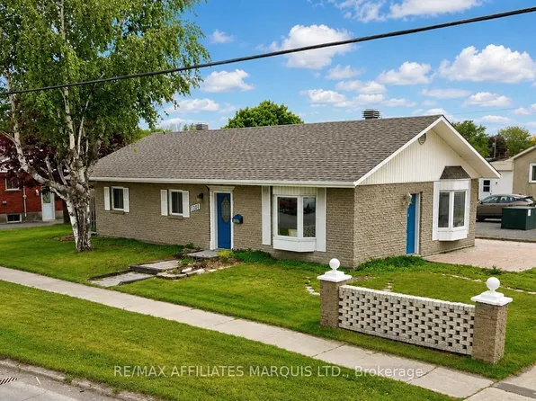 1101 McConnell Ave, Cornwall, ON K6H 4N2