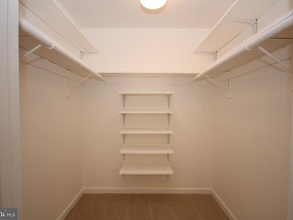 4th image of 1105 N Stuart St #1