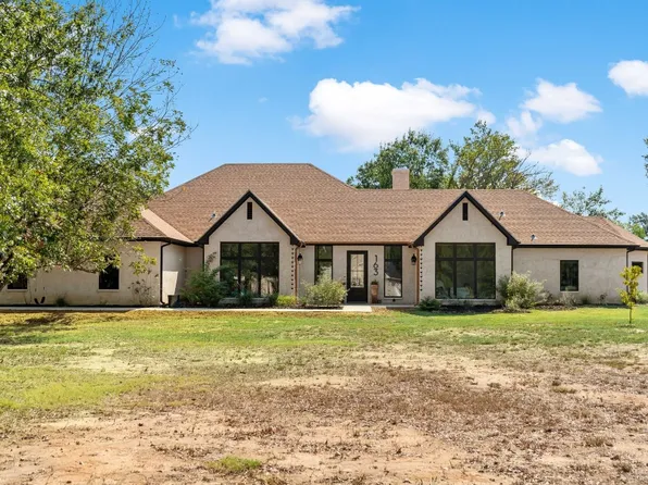 163 Cascades Blvd, Paris, TX 75462