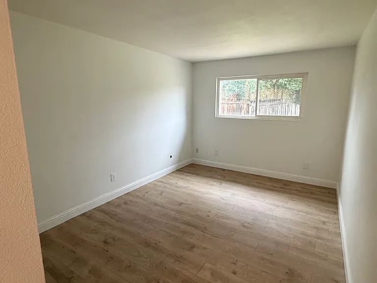 2621 Shad Ct — Photo 16
