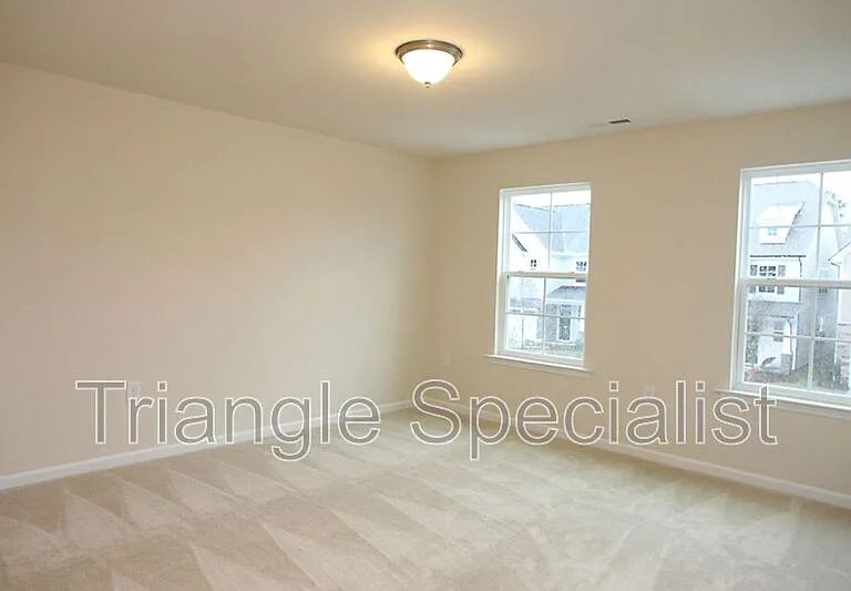 215 Begen St — Photo 9