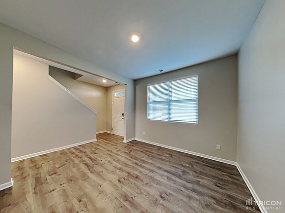 4th image of 201 William Dylan Dr