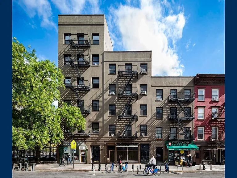 26 Greenwich Ave #2R — Photo 5