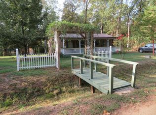 240 Aran Dr, Milam, TX 75959