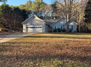 20 Golden Ct, Sharpsburg, GA 30277
