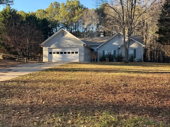 20 Golden Ct, Sharpsburg, GA 30277