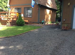 101 N Deer Ln E, Hoodsport, WA 98548