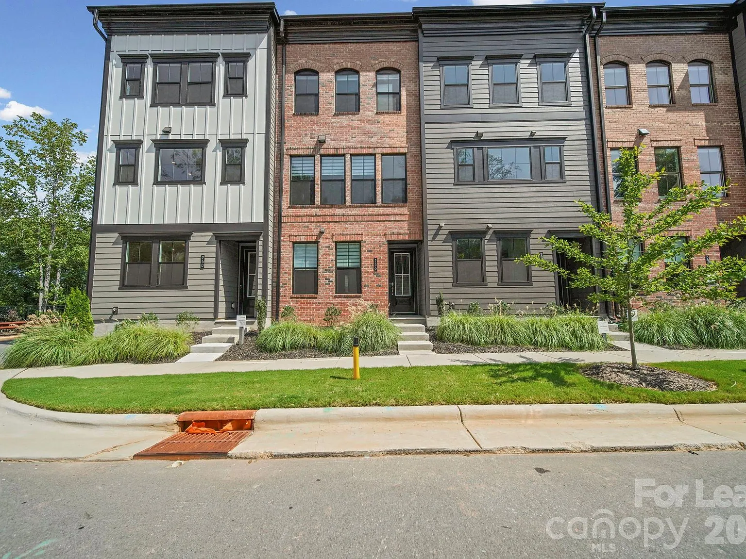 3 bed, 3.5 bath, $3,350 — Photo 2