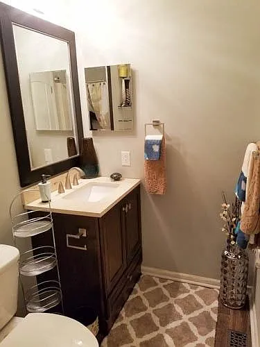 Upstairs hall bathroom