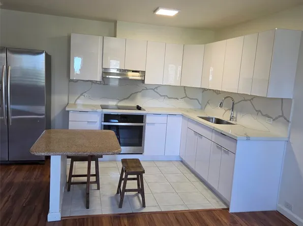 509 University Ave APT 703, Honolulu, HI 96826
