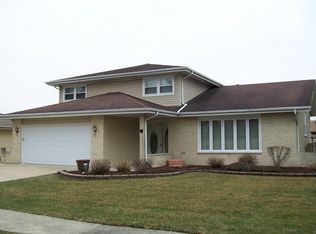11120 S Possum Dr, Palos Hills, IL