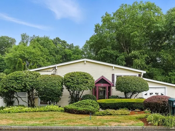 96 Hartwell Rd, Bedford, MA 01730