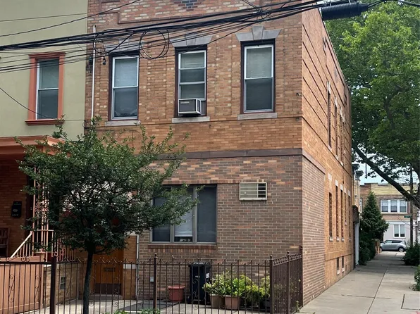 7447 62nd Street, Glendale, NY 11385