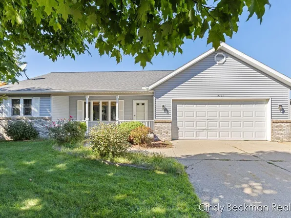 14327 Pine Creek Dr, Holland, MI 49424