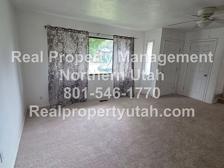 1487 Adams Ave — Photo 9