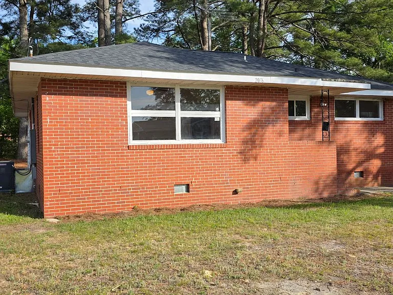 2076 Seneca Dr — Photo 14