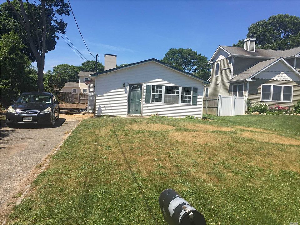 1st image of 63 Trafalgar Dr
