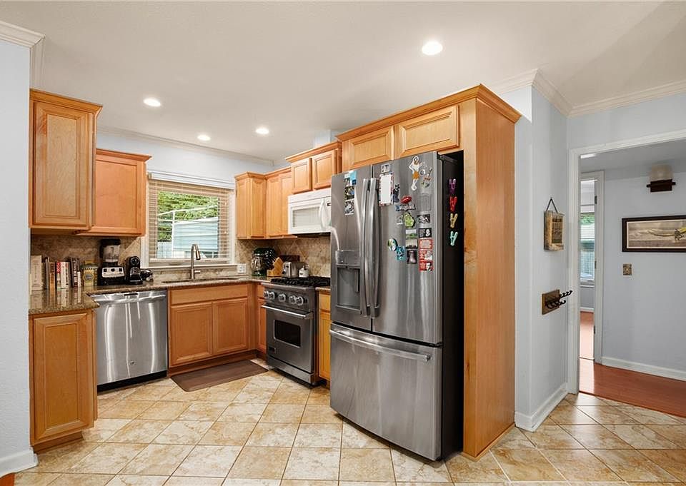 1st image of 2806 W Fresco Dr