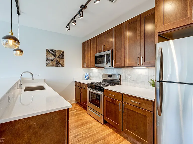 2740 N Spaulding Ave — Photo 23