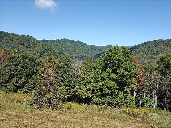 4th image of 420 Garretts Gap Ln