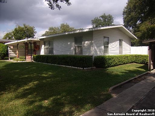 2nd image of 315 N Locknere Ln