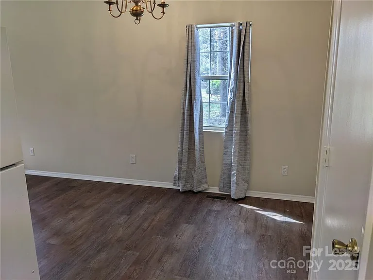 8505 Mount Holly Hntrsvlle Rd — Photo 10