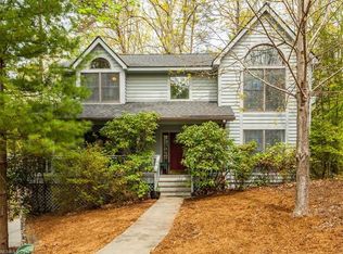18 Sunny Ridge Dr, Asheville, NC 28804