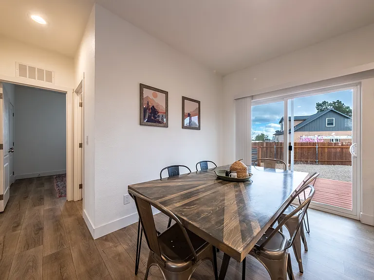 523 W Vance Dr — Photo 22