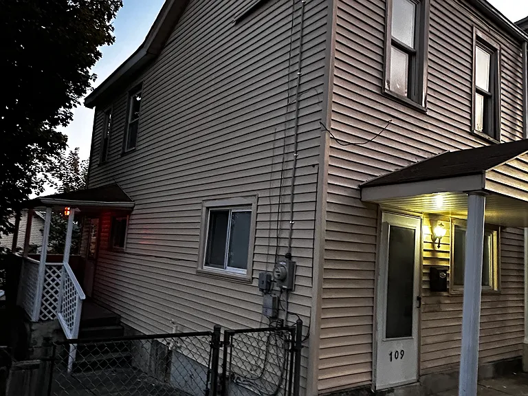 709 Fairview Ave — Photo 1