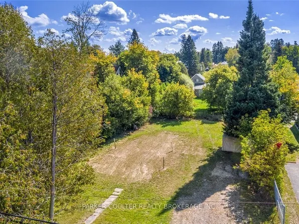 196 Yonge St, Burk's Falls, ON P0A 1C0