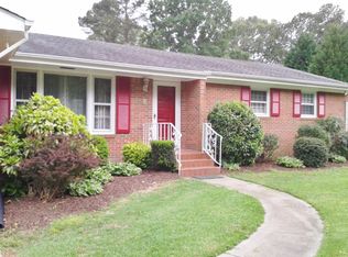 520 Summit Ridge Dr, Chesapeake, VA 23322