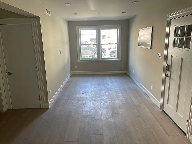 1062 Sanchez St #B — Photo 3