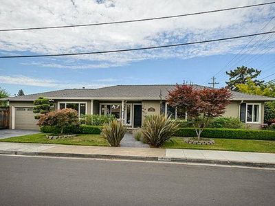 1100 Walnut St, San Carlos, CA, 94070