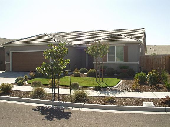 2nd image of 2843 S Oakhurst Ct