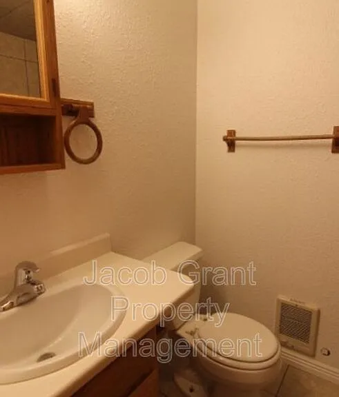 545 May St — Photo 9