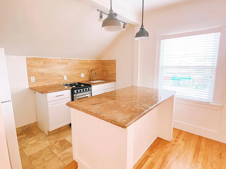 5463B Lawton Ave — Photo 7