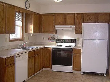 3732 Brainard Rd — Photo 2