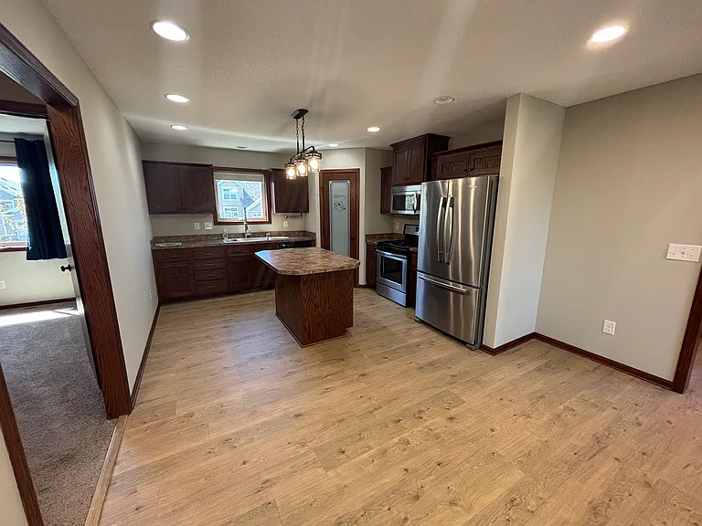 386 Greenway Dr — Photo 6