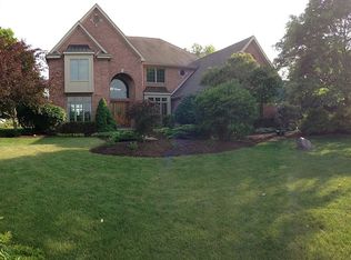 1857 Ridgewood Cir, Saline, MI 48176