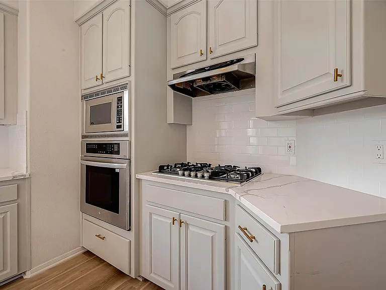 2150 Stacy Knl — Photo 19