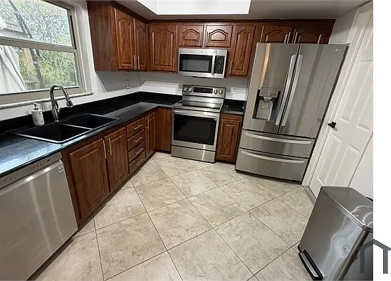 4100 NW 119th Ave — Photo 3