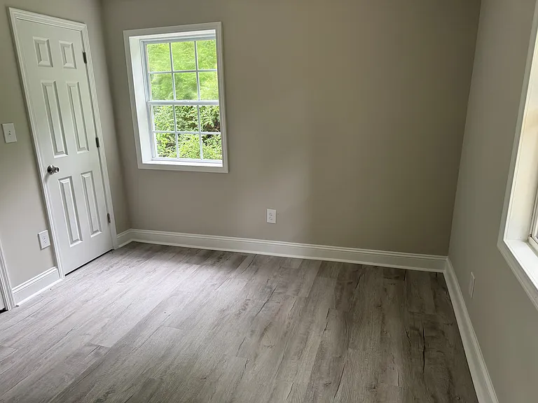 1330 Joyce Ct — Photo 6