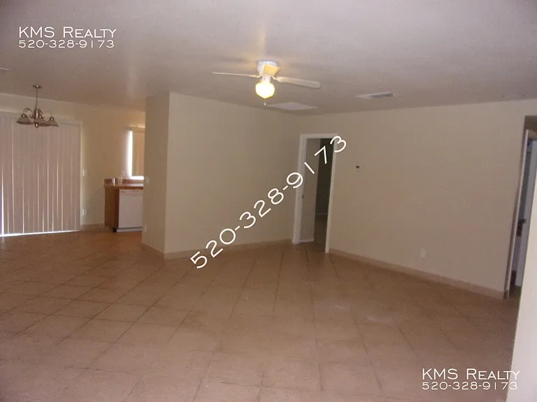 1900 W Nava Dr — Photo 3